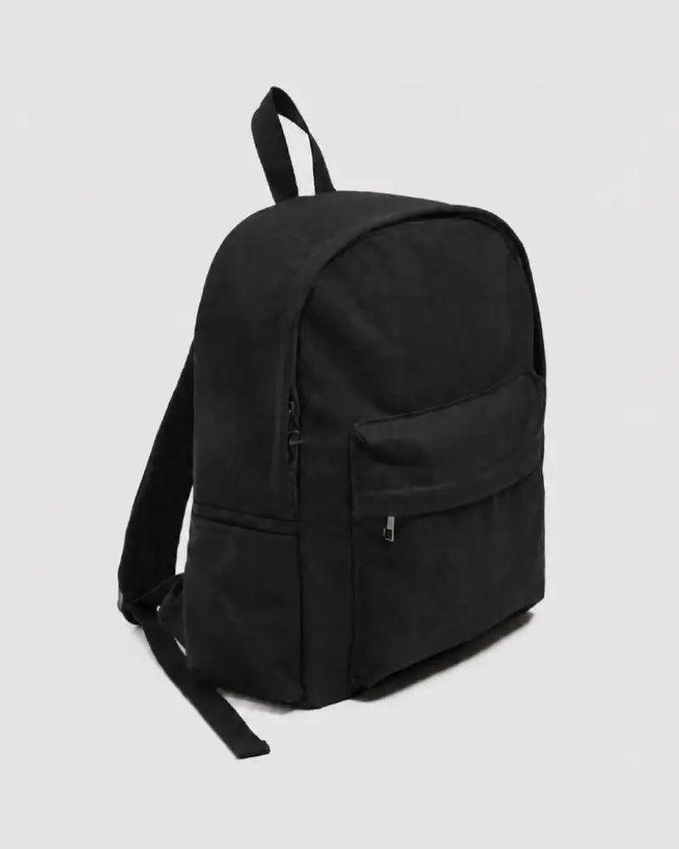 Smooth minimalist backpack
