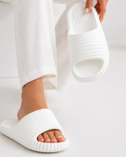 Fluffy basic Flip Flops