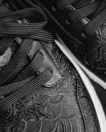 Oslo Crown Sneakers