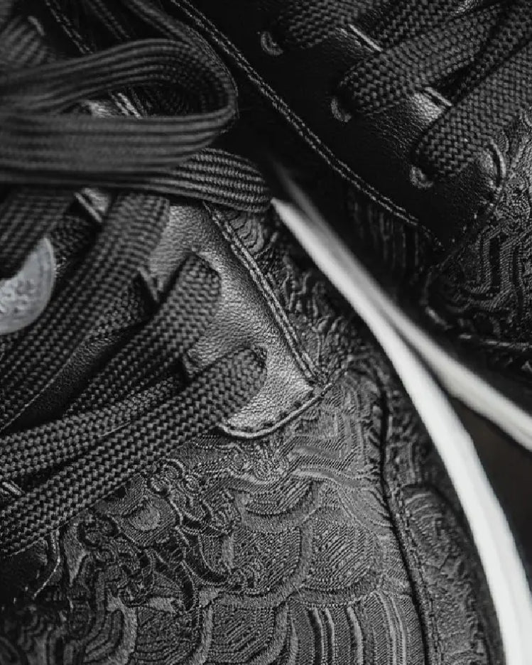Oslo Crown Sneakers