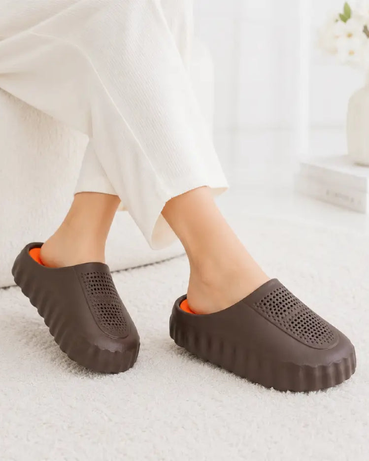 Ventilated Comfort Clogs Slippers