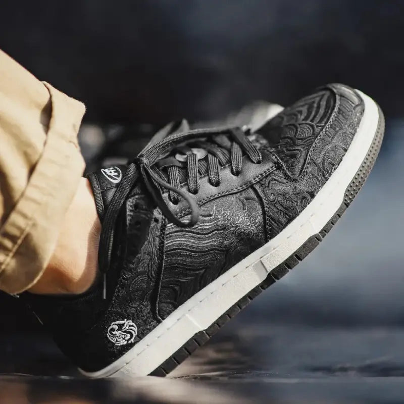 Oslo Crown Sneakers