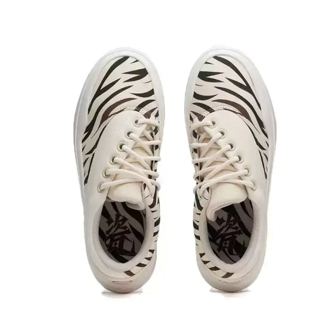 Kingdom North Sneakers