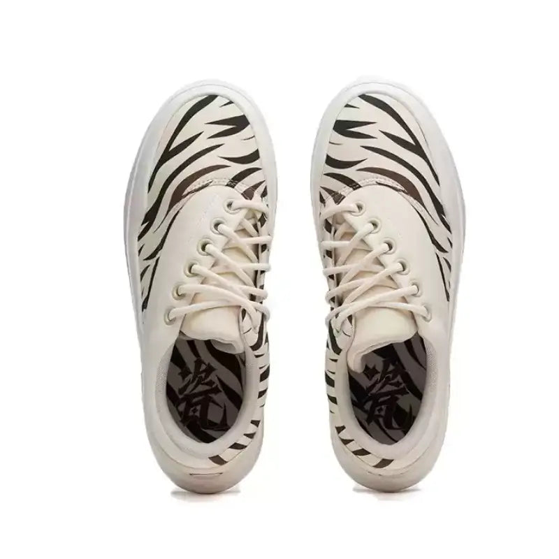 Kingdom North Sneakers